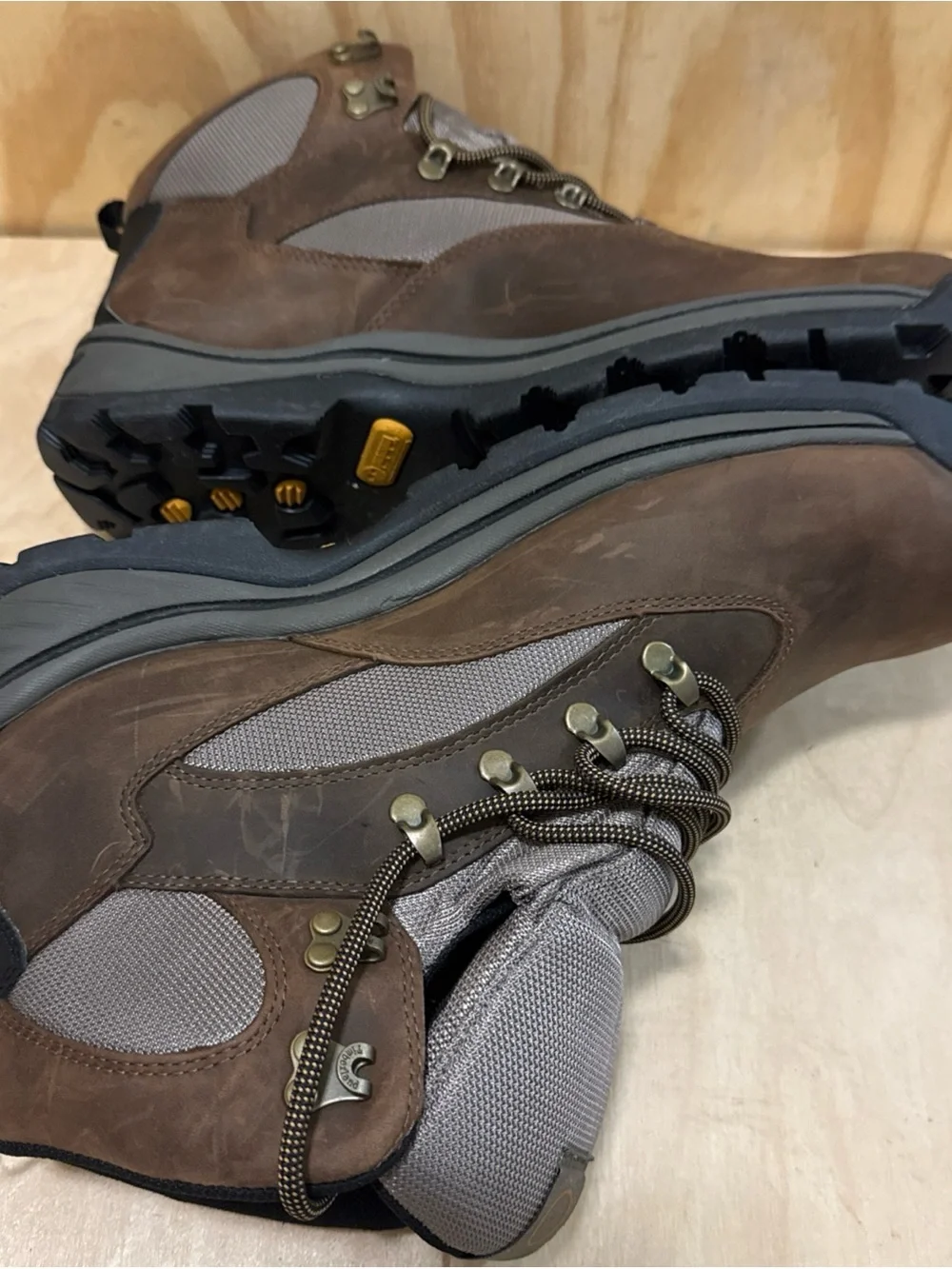 Timberland Chocorua Waterproof Mid Hiker Men Sz 13Wide/Md Boot  Brown Full Grain